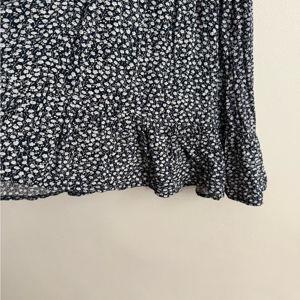 Hello Molly Floral Mini Dress Button Front V Neck Flutter Sleeve Size 8 - Picture 4 of 7